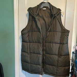Maurice’s Size 2 plus size Long green puffer vest